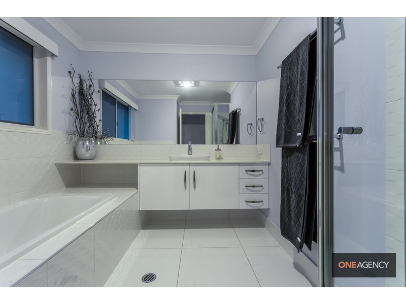 45 Ridgewood Drive, Brookwater QLD 4300