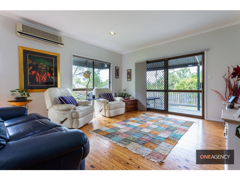 76 College Road, Karana Downs QLD 4306