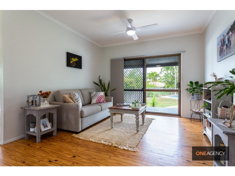 76 College Road, Karana Downs QLD 4306