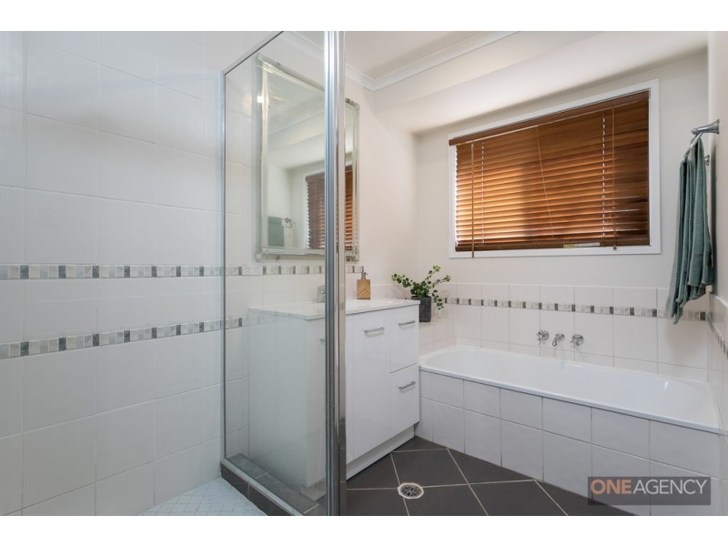 2 Bundoora Drive, Karana Downs QLD 4306