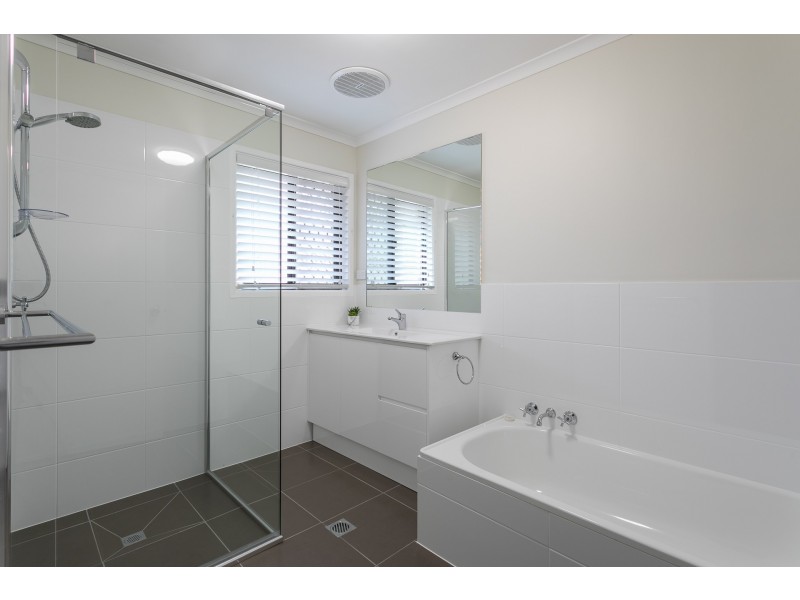 16 Karen Steet, Camira QLD 4300