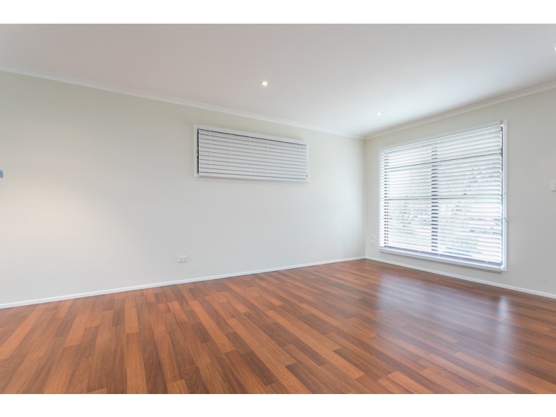 16 Karen Steet, Camira QLD 4300