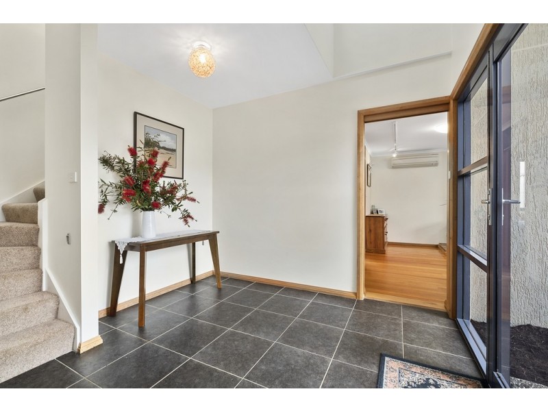220 Roslyn Avenue, Blackmans Bay TAS 7052