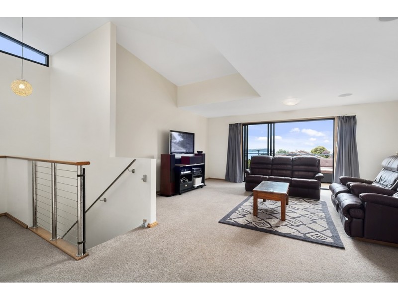 220 Roslyn Avenue, Blackmans Bay TAS 7052