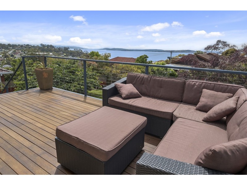 220 Roslyn Avenue, Blackmans Bay TAS 7052