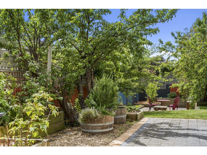 220 Roslyn Avenue, Blackmans Bay TAS 7052
