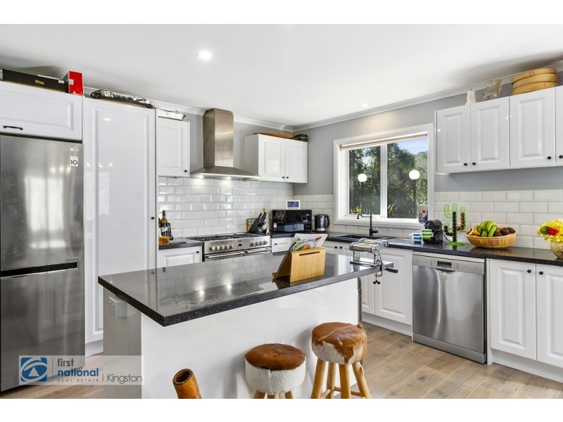 42 Manuka Road, Oyster Cove TAS 7150