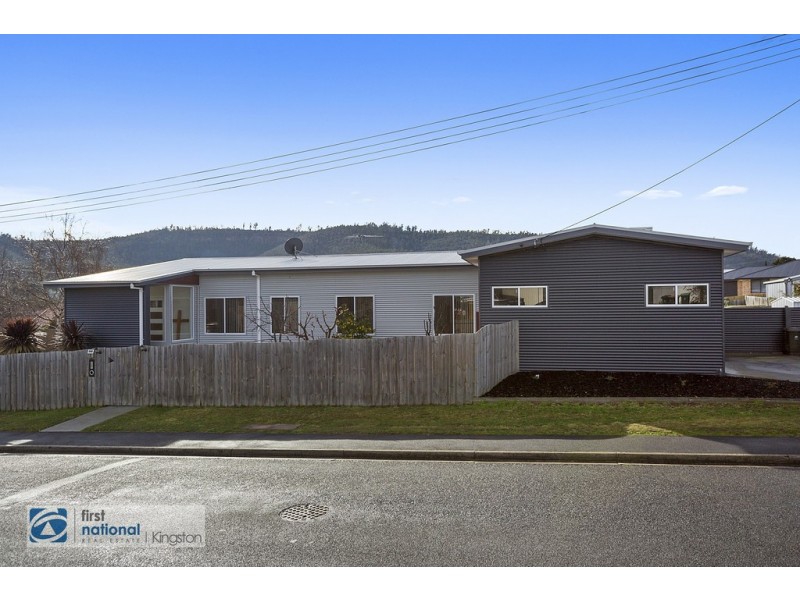 2 Amundsen Crescent, Warrane TAS 7018