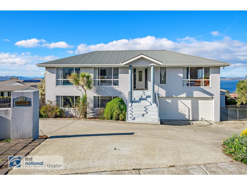 30 Tahune Crescent, Blackmans Bay TAS 7052