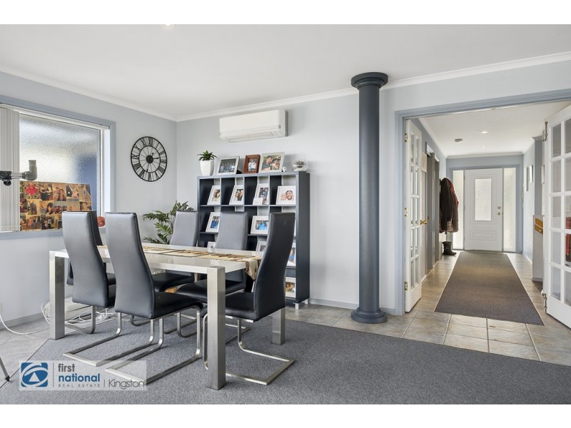 30 Tahune Crescent, Blackmans Bay TAS 7052
