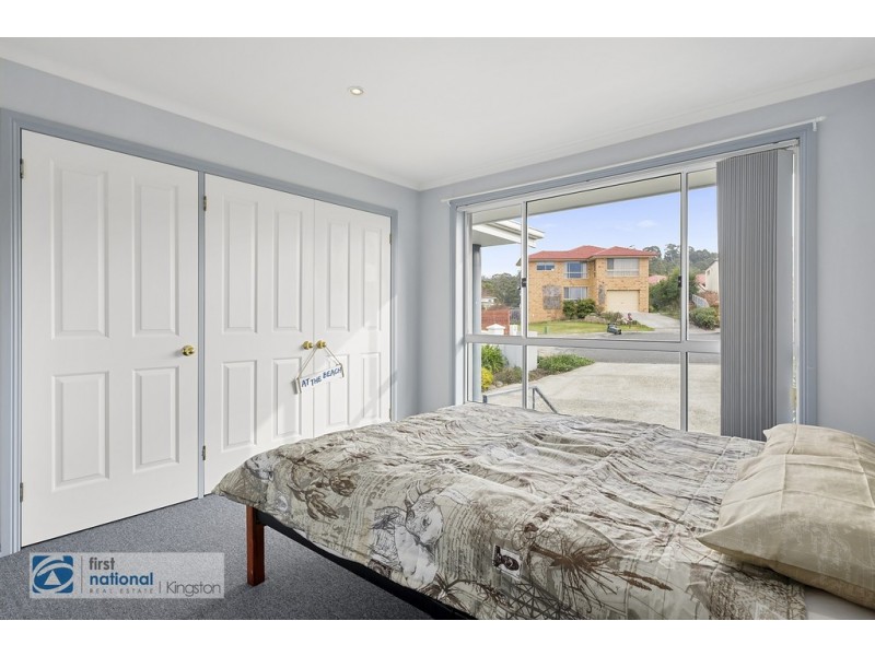 30 Tahune Crescent, Blackmans Bay TAS 7052
