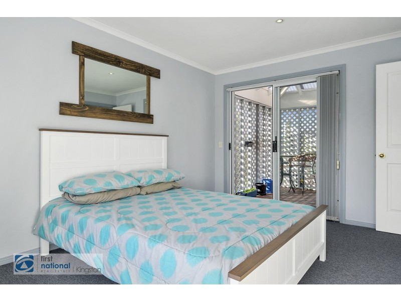 30 Tahune Crescent, Blackmans Bay TAS 7052