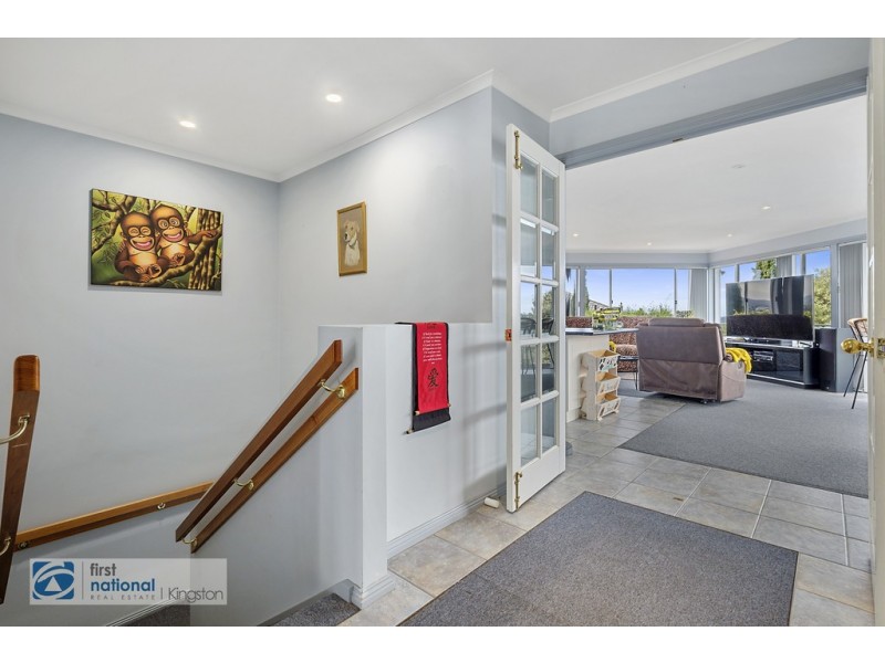 30 Tahune Crescent, Blackmans Bay TAS 7052