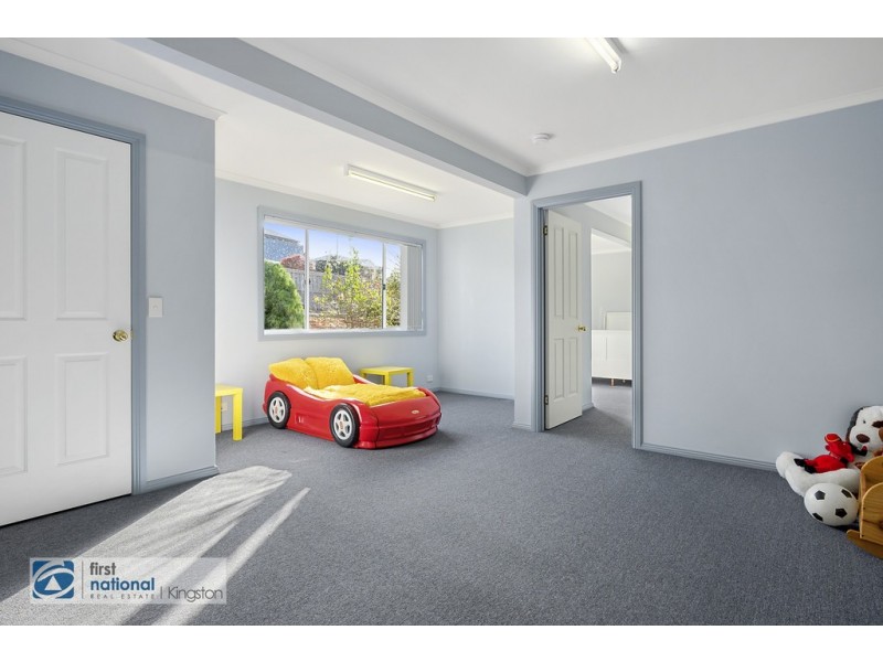 30 Tahune Crescent, Blackmans Bay TAS 7052