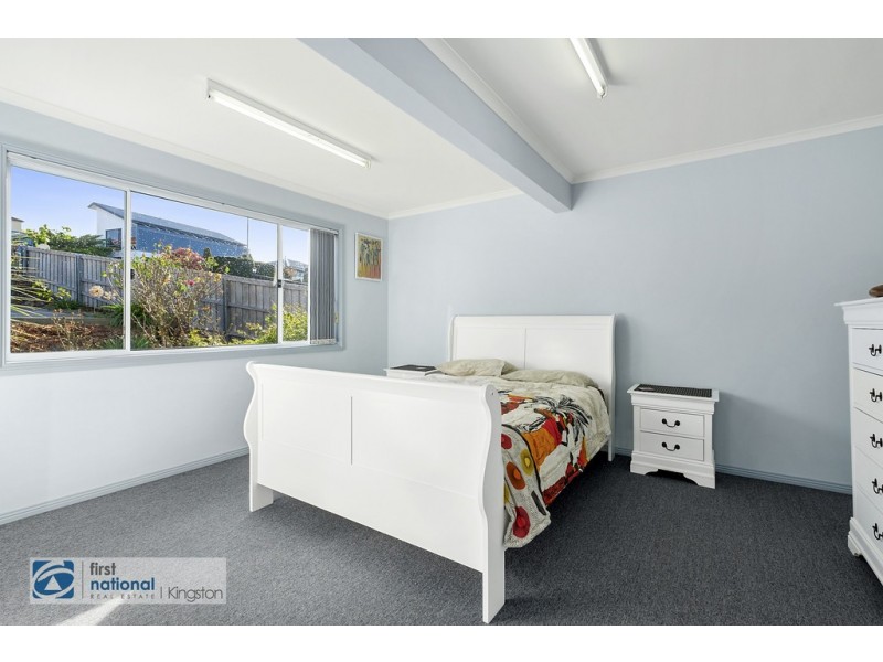 30 Tahune Crescent, Blackmans Bay TAS 7052