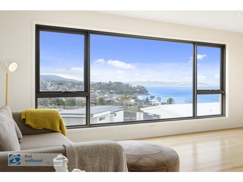 15 Thornton Close, Blackmans Bay TAS 7052