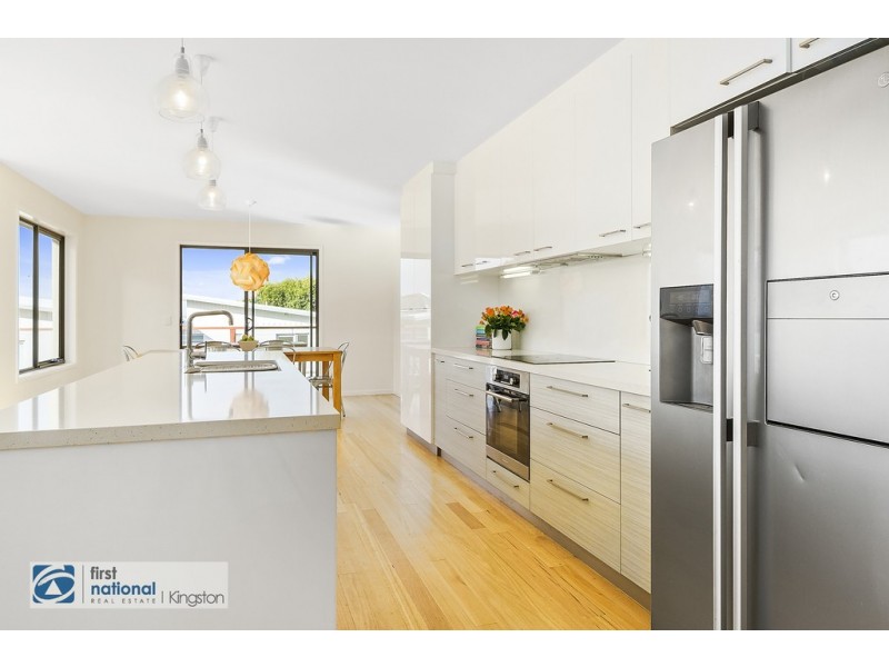 15 Thornton Close, Blackmans Bay TAS 7052