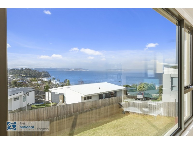 15 Thornton Close, Blackmans Bay TAS 7052