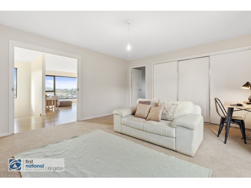 15 Thornton Close, Blackmans Bay TAS 7052