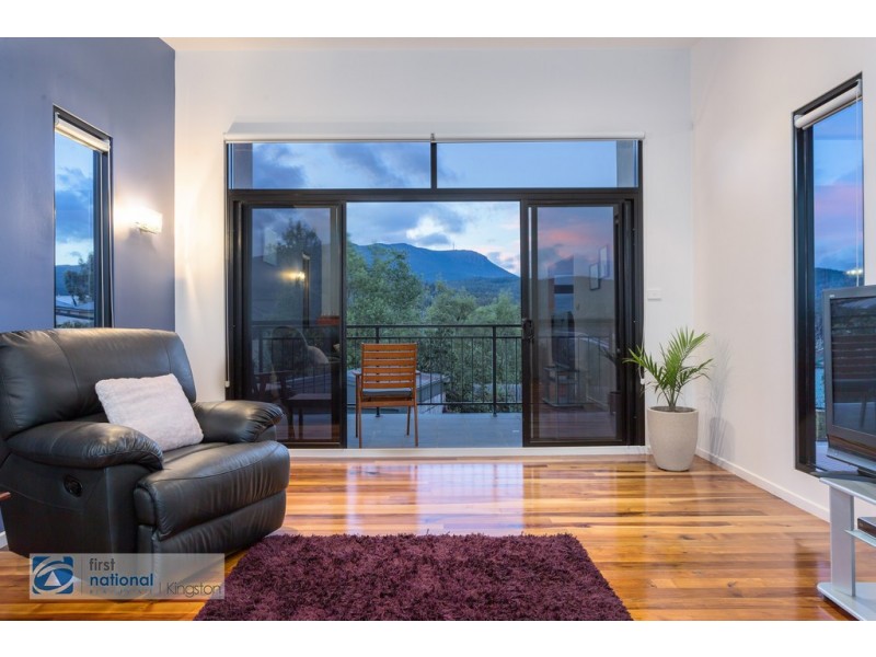 8 Tonic Hill Court, Kingston TAS 7050