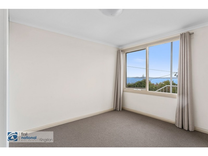 1/11 Kulgoa Place, Blackmans Bay TAS 7052