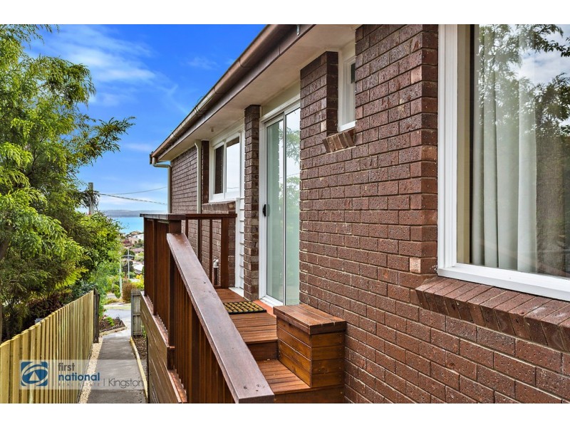 1/11 Kulgoa Place, Blackmans Bay TAS 7052