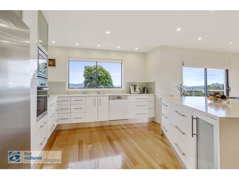 11 Hillview Drive, Margate TAS 7054