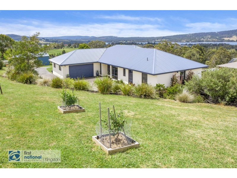 11 Hillview Drive, Margate TAS 7054