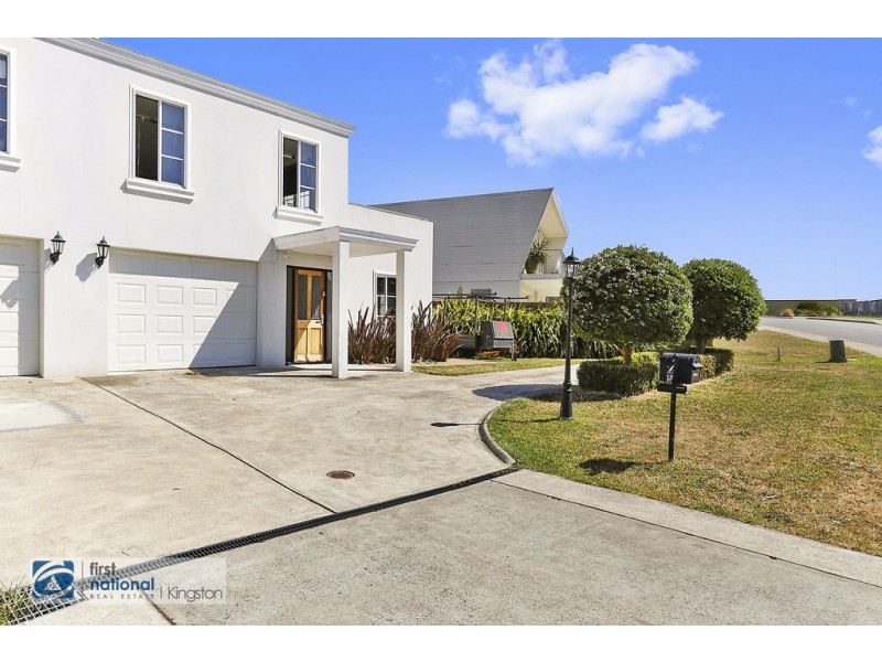 2/24 Staff Road, Electrona TAS 7054