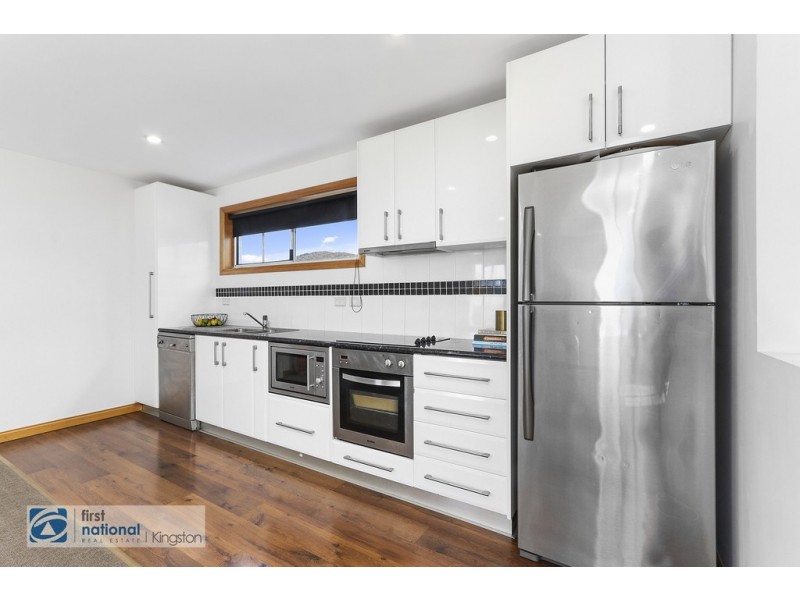 2/24 Staff Road, Electrona TAS 7054