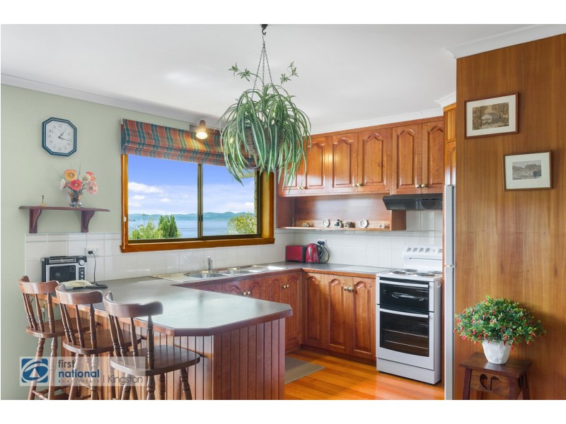 1 Seacrest Avenue, Blackmans Bay TAS 7052