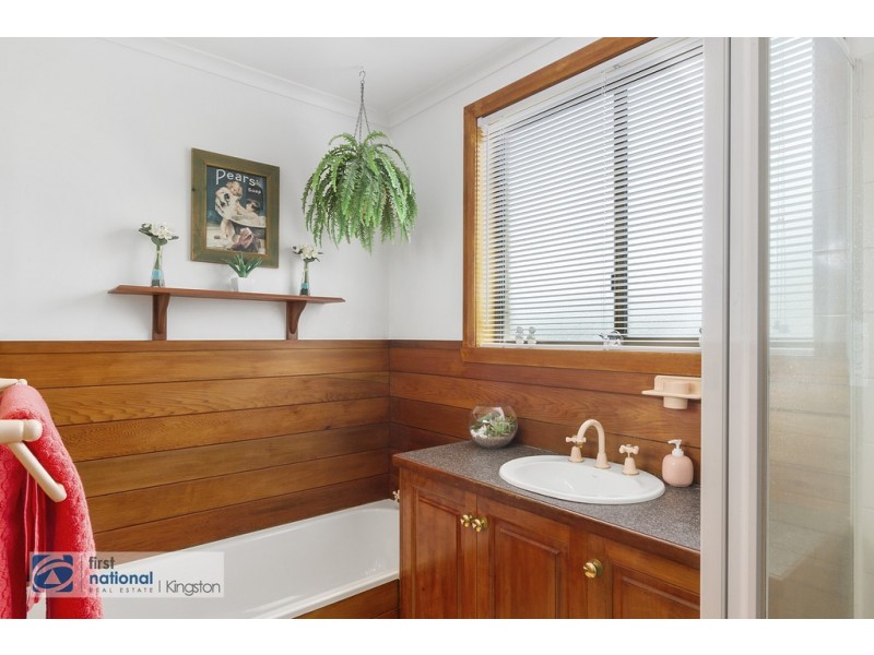 1 Seacrest Avenue, Blackmans Bay TAS 7052