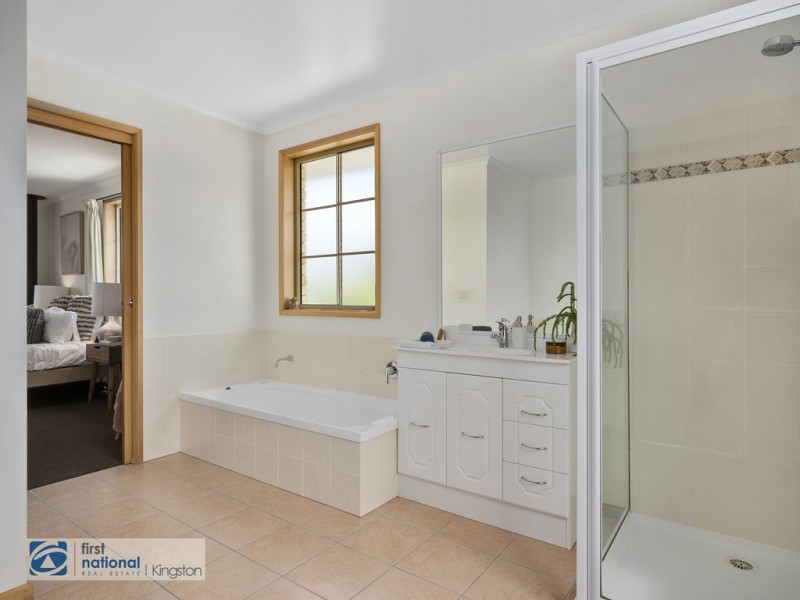 1/17 Powell Road, Blackmans Bay TAS 7052