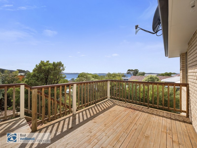 1/17 Powell Road, Blackmans Bay TAS 7052