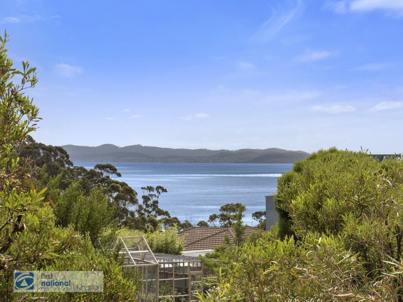 1/17 Powell Road, Blackmans Bay TAS 7052