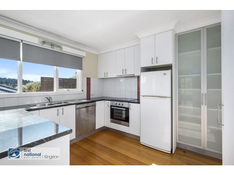 1/32 Hutchins Street, Kingston TAS 7050