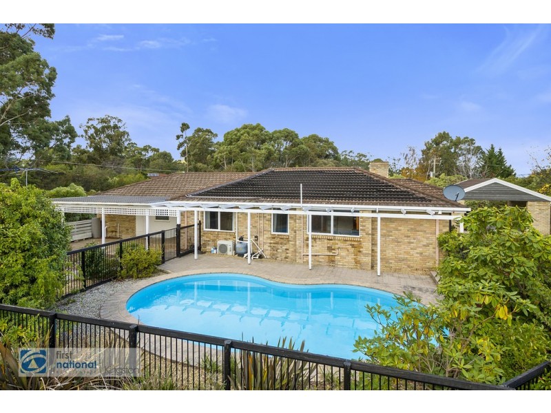 2 Crestwood Court, Blackmans Bay TAS 7052