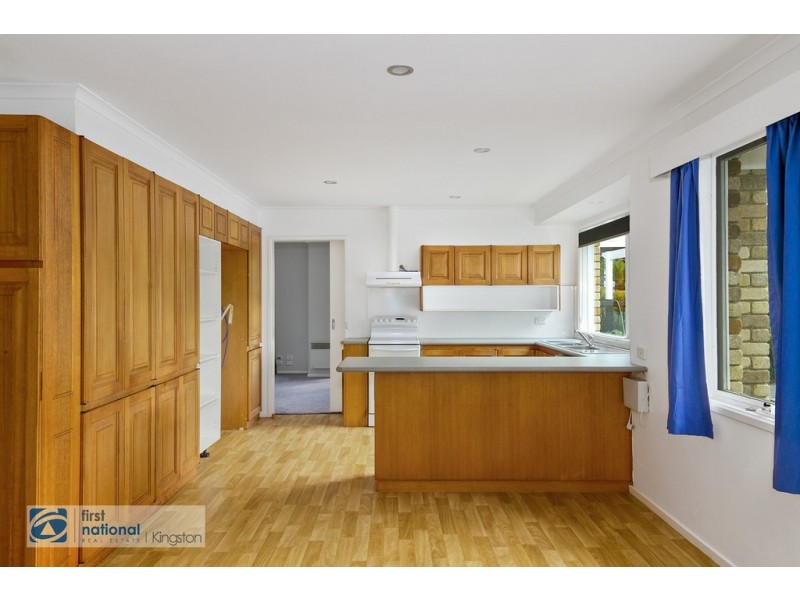 2 Crestwood Court, Blackmans Bay TAS 7052