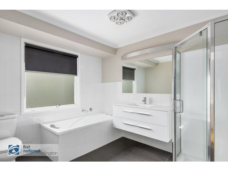 2 Crestwood Court, Blackmans Bay TAS 7052