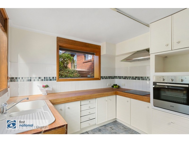 1 Hawthorn Drive, Kingston TAS 7050