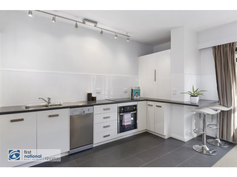 2/3 Norfolk Crescent, Sandy Bay TAS 7005