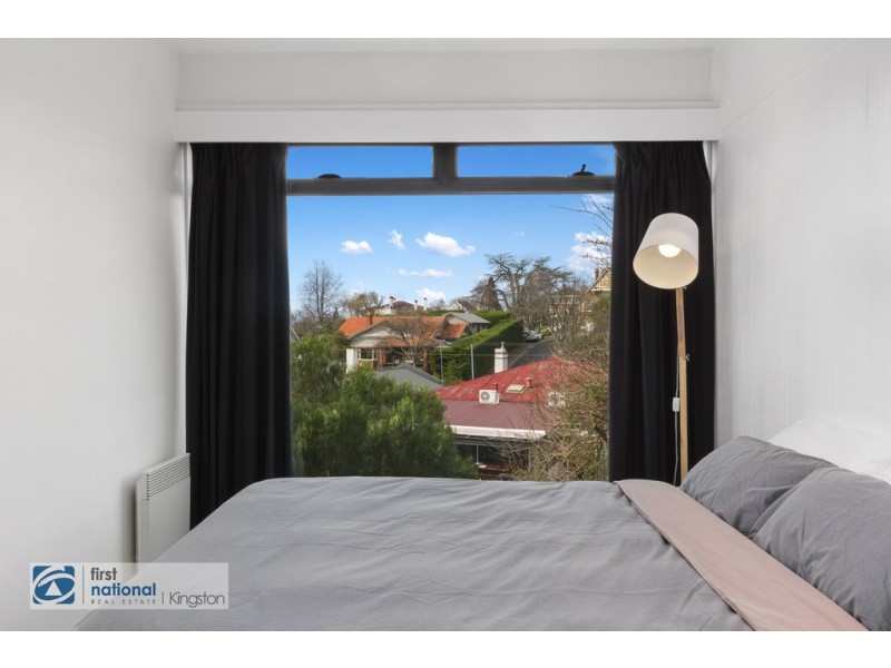 2/3 Norfolk Crescent, Sandy Bay TAS 7005