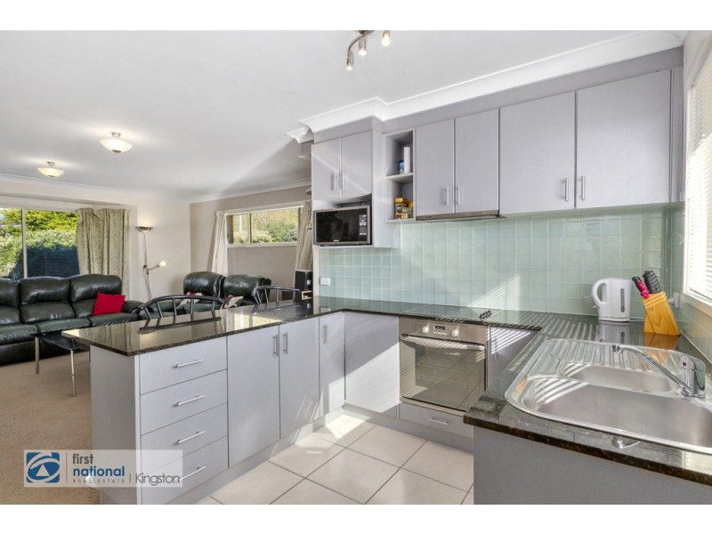 1/18 Gourlay Street, Blackmans Bay TAS 7052