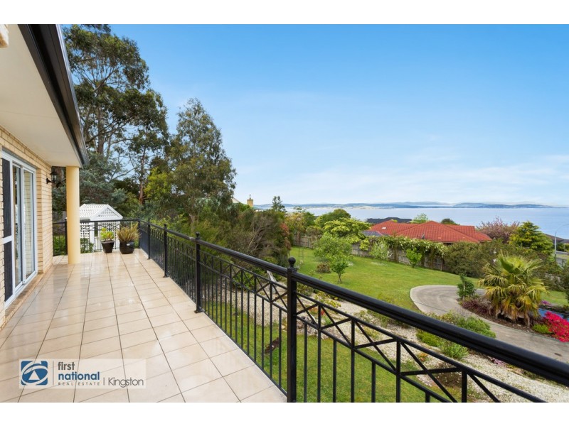70 Diamond Drive, Blackmans Bay TAS 7052