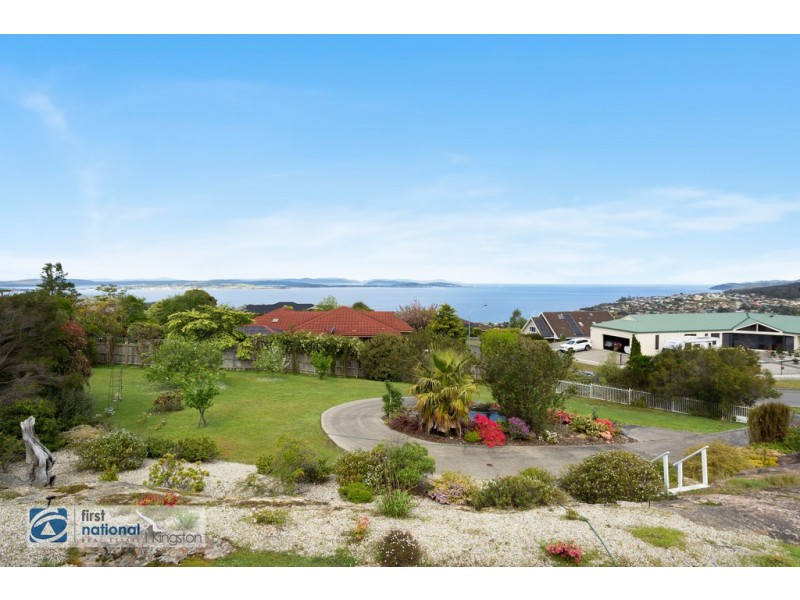 70 Diamond Drive, Blackmans Bay TAS 7052