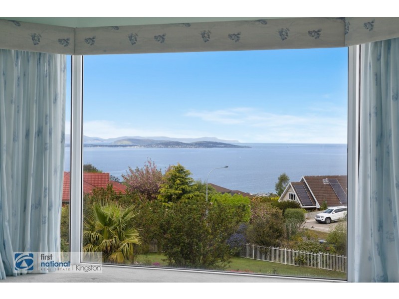 70 Diamond Drive, Blackmans Bay TAS 7052