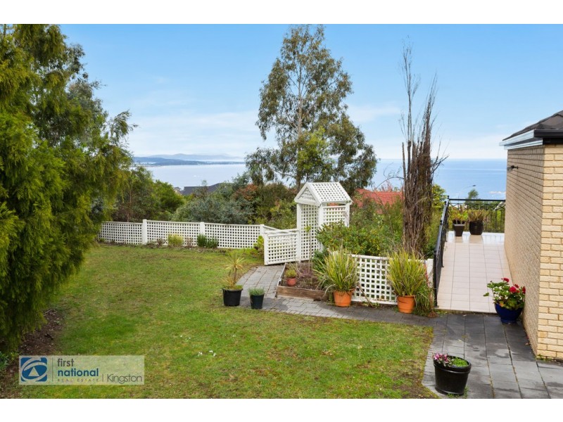 70 Diamond Drive, Blackmans Bay TAS 7052