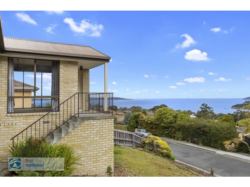 15 Stirling Avenue, Blackmans Bay TAS 7052