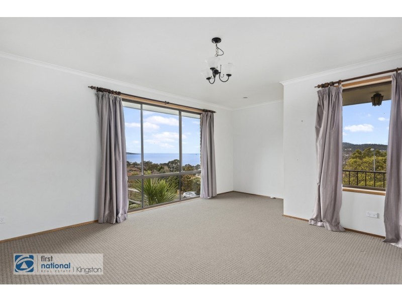 15 Stirling Avenue, Blackmans Bay TAS 7052