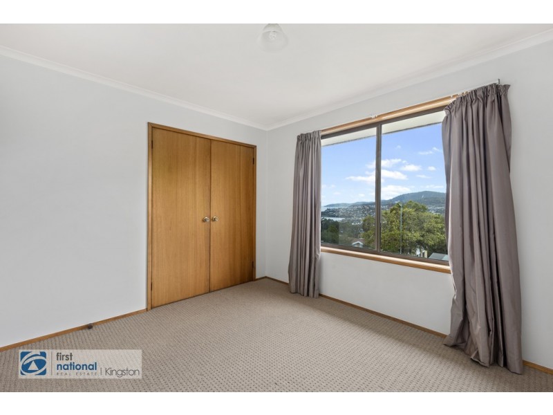 15 Stirling Avenue, Blackmans Bay TAS 7052